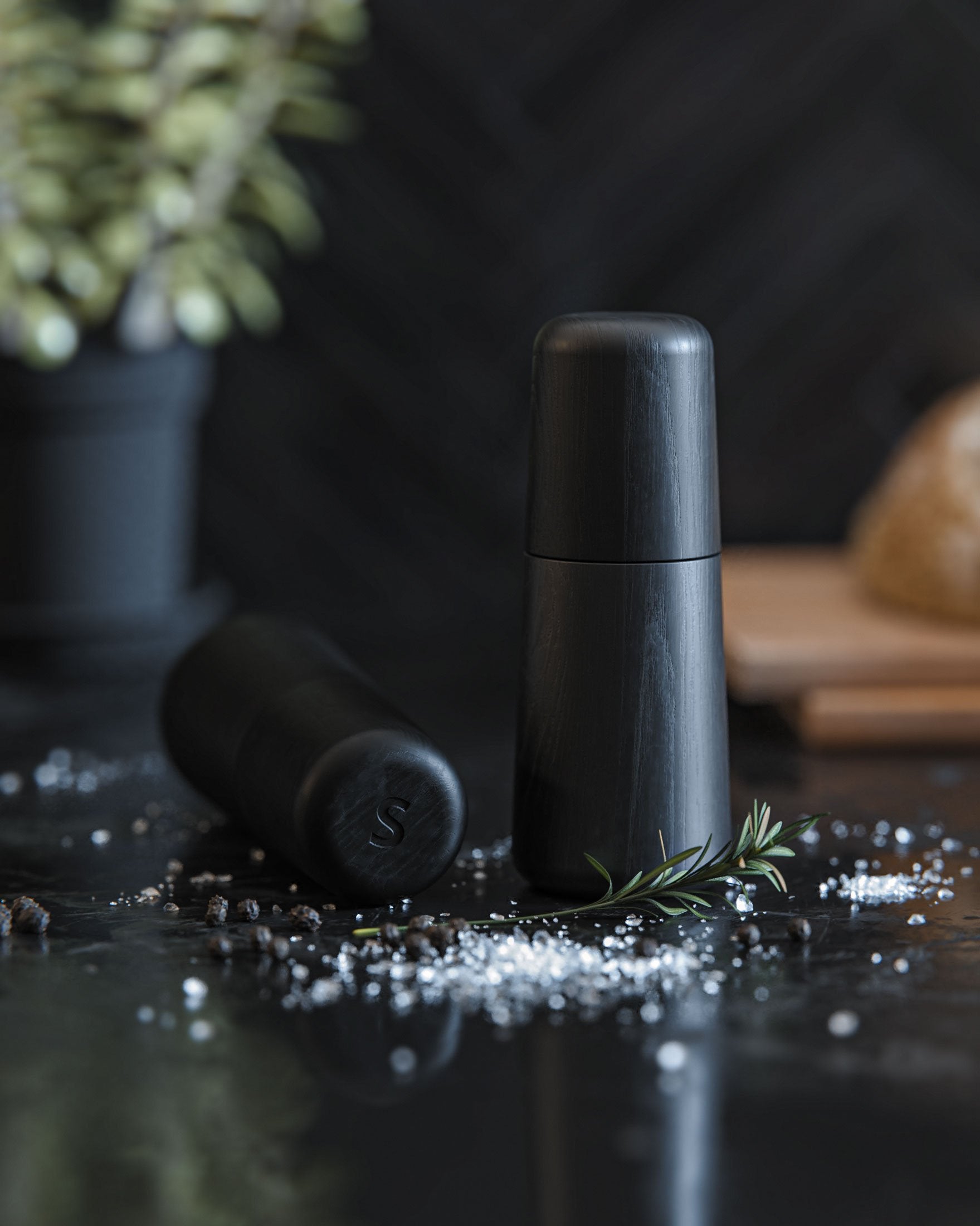 Salt- och pepparset - Svart ek